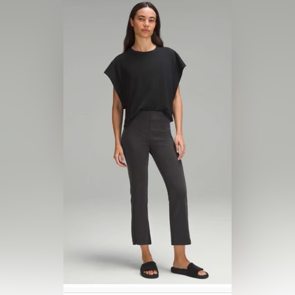 Lululemon Athletica ribbed Softstreme zip leg 25’ and matching crop top